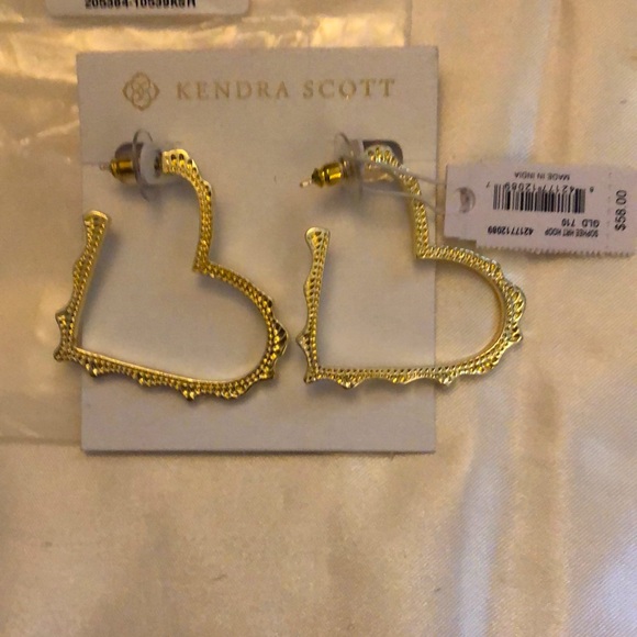 Kendra Scott Sophee Gold Tone Open Frame Heart Hoop Earrings NWT - Picture 7 of 10